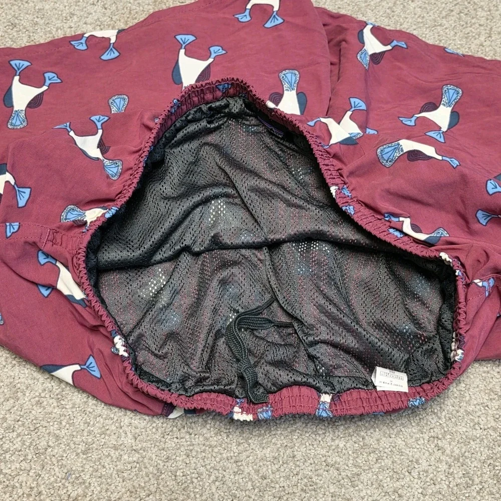 Patagonia Baggies Shorts Mens Large Pink Blue Footed Booby Bird Swim Trunks